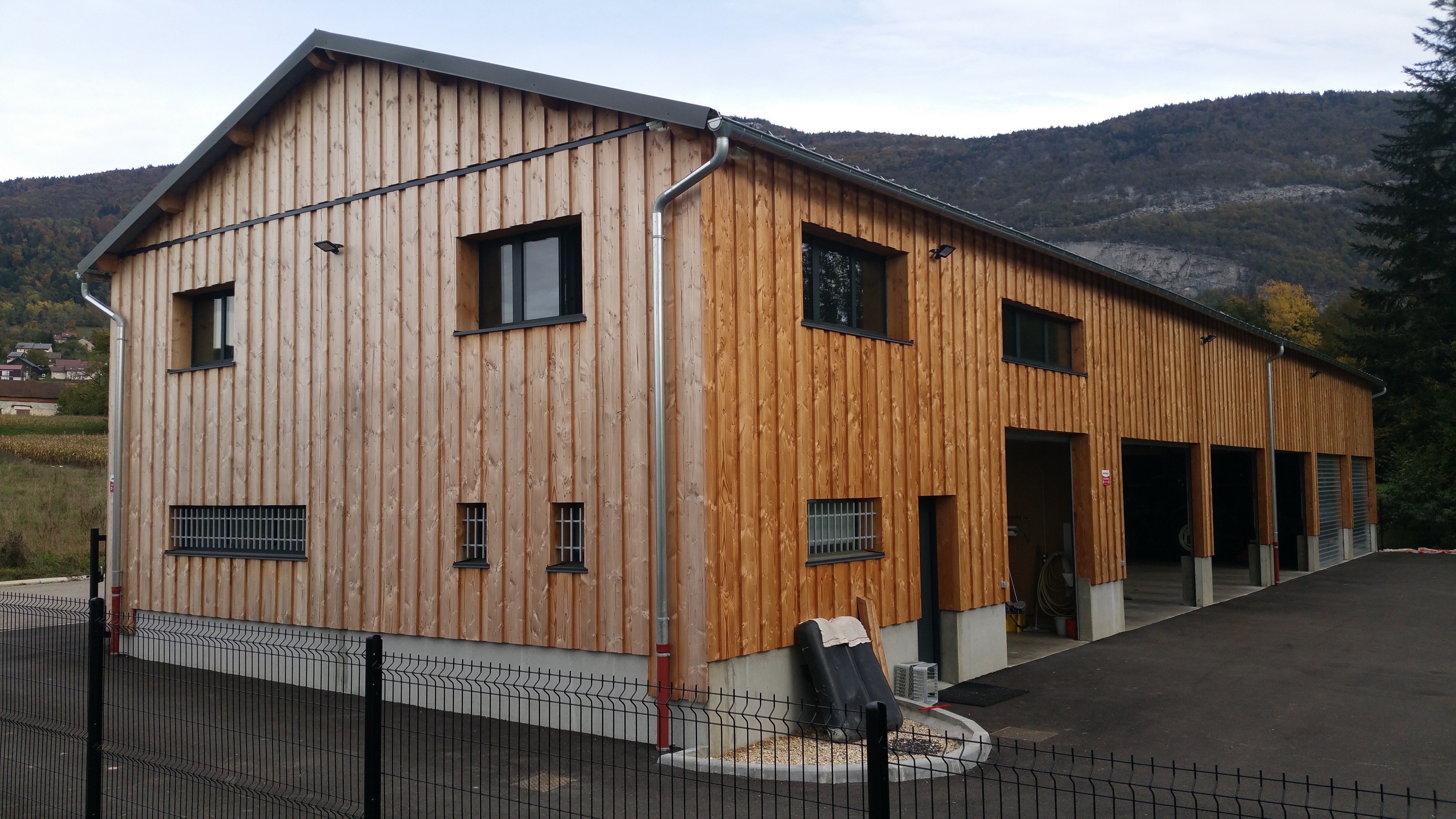 Atelier technique en ossature bois pour la Communauté de Communes du Lac d'Aiguebelette