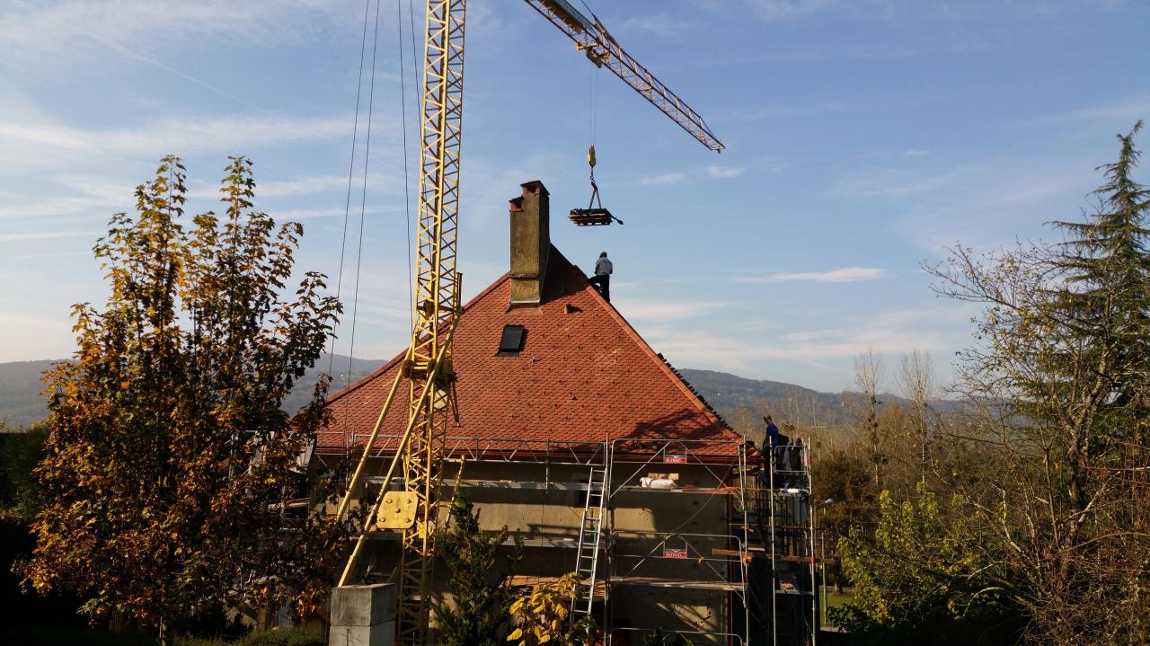 Réfection de toiture en petite tuile à Yenne