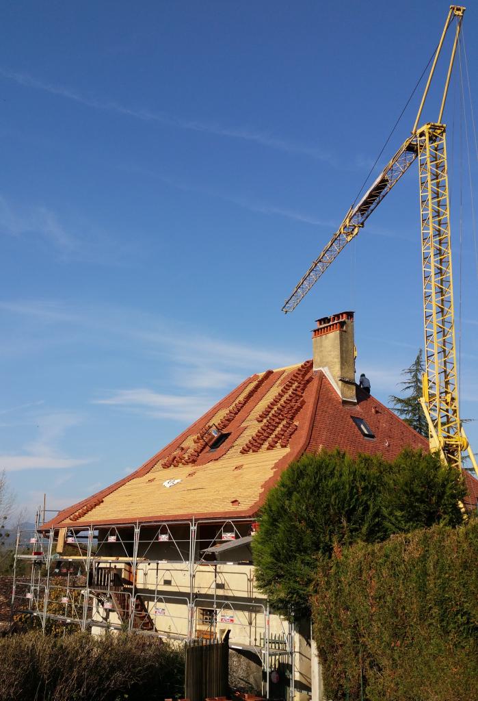 Réfection de toiture en petite tuile à Yenne